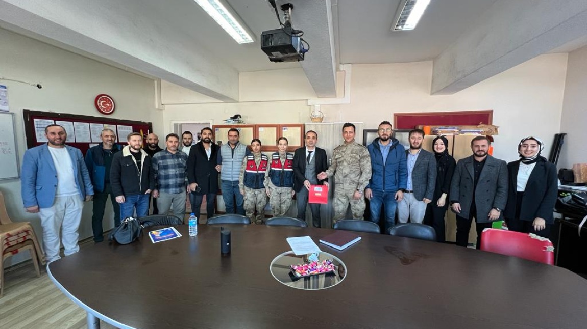 Kumru İlçe Jandarma Komutanlığından 24 kasım Öğretmenler Günü Kutlama